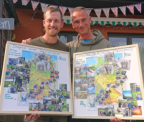 Andreas Dietirch hat den Lauf nach 1700 km zusammen mit seinem Laufpartner gemeistert_Ehrung