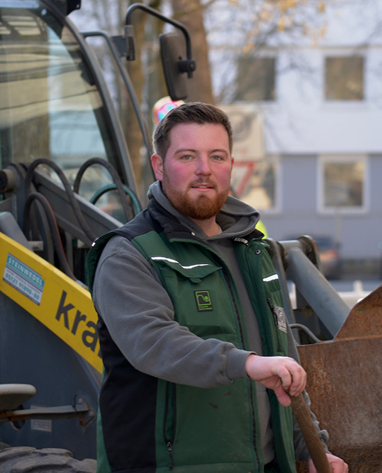 Das Wissen aus dem Biologiestudium im Poolbau und bei Pflanzarbeit einbringen